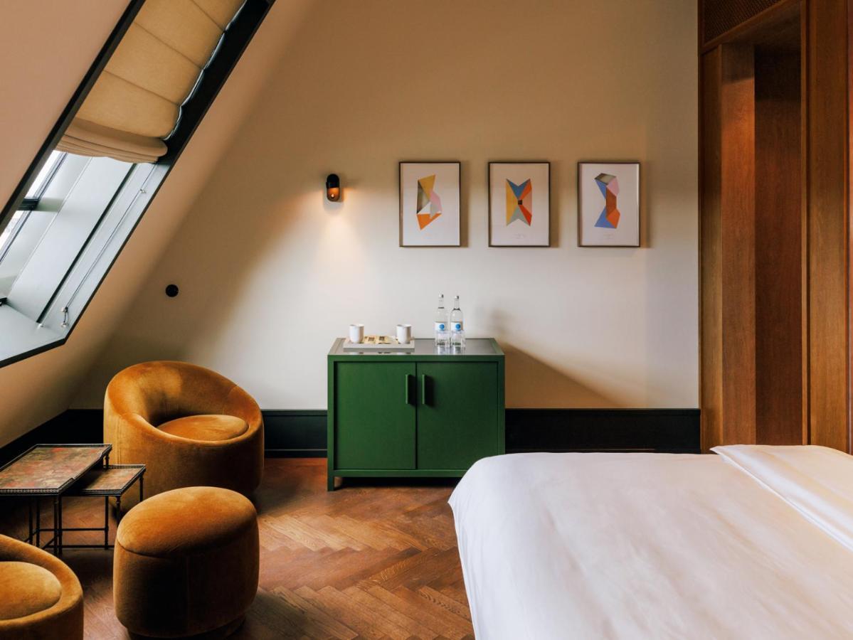 Boutique Hotel Chateau Royal ベルリン エクステリア 写真 A room at the hotel
