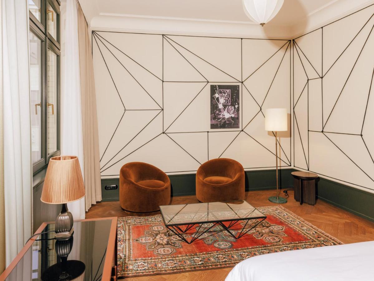 Boutique Hotel Chateau Royal ベルリン エクステリア 写真 A room at the hotel