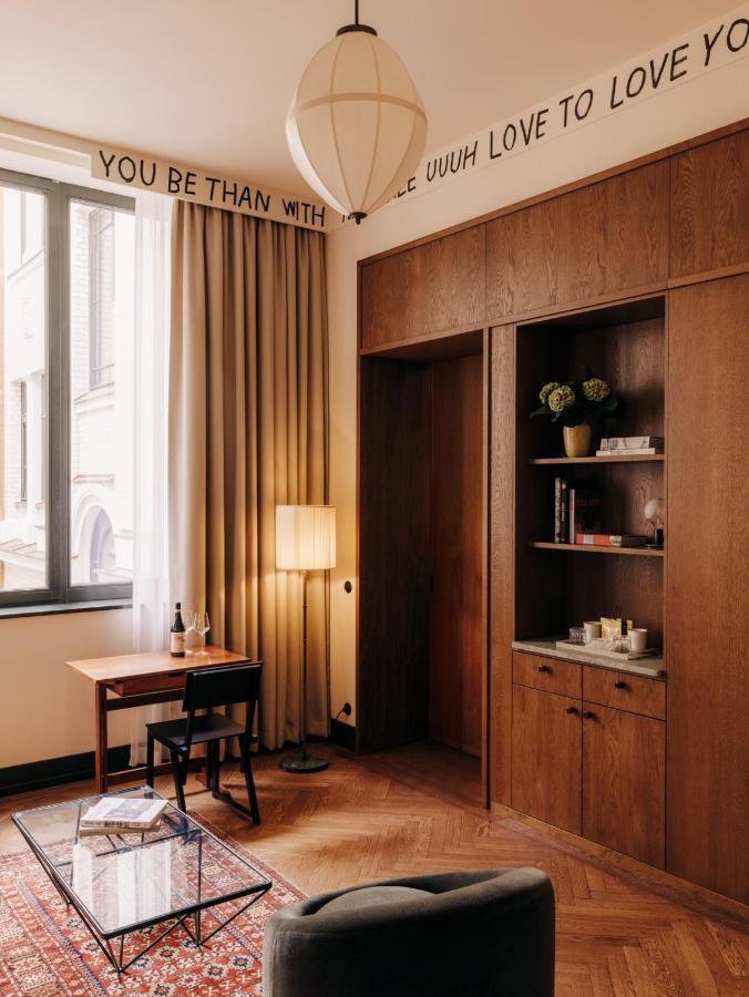 Boutique Hotel Chateau Royal ベルリン エクステリア 写真 A room at the Hotel Axelmannstein