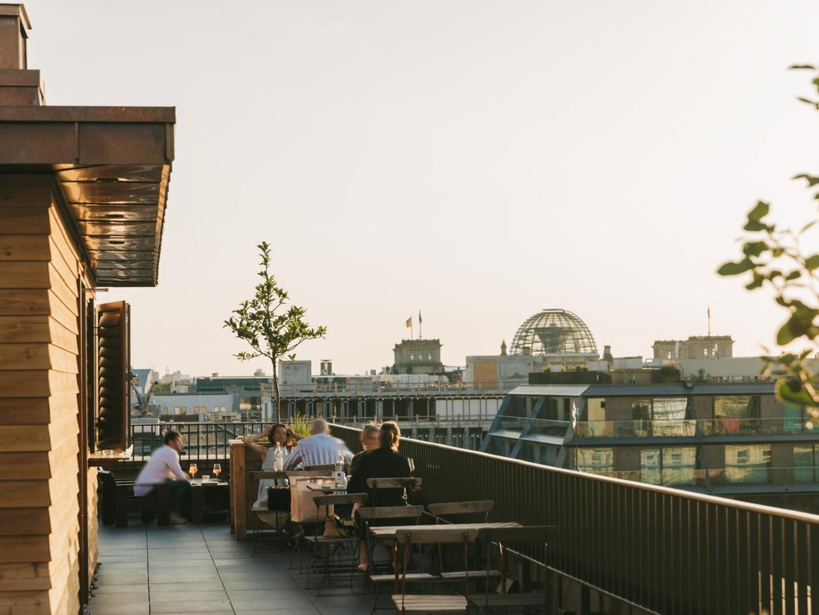 Boutique Hotel Chateau Royal ベルリン エクステリア 写真 The rooftop bar at the Standard London