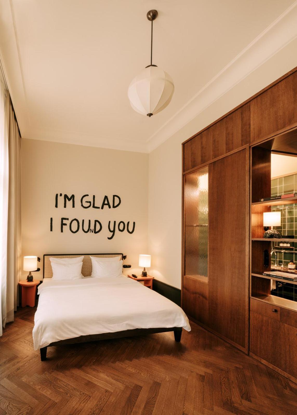 Boutique Hotel Chateau Royal ベルリン エクステリア 写真 A wall sticker
