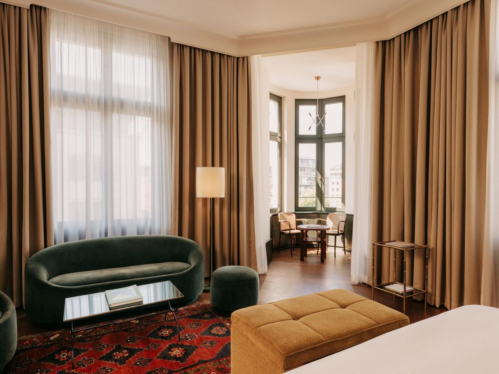 Boutique Hotel Chateau Royal ベルリン エクステリア 写真 A suite at the Hotel Axelmannstein